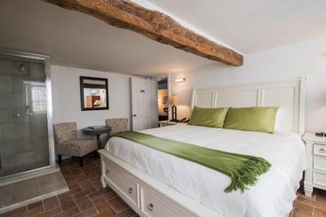 בית מלון כפרי Aunt Nea S Inn