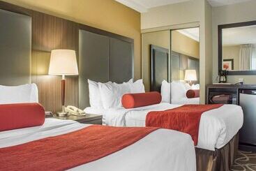 בית מלון כפרי Comfort Inn