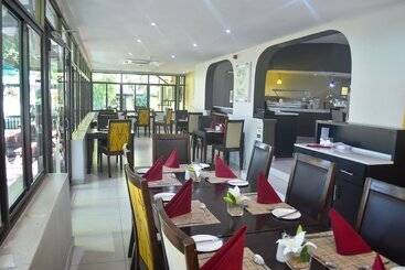 فندق Cresta Riley S