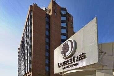 Doubletree By Hilton Hotel West Edmonton