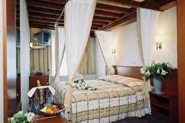 Отель Driekoningen