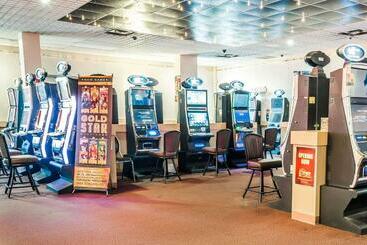 هتل Bedfort Inn & Suites