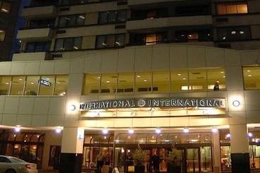 هتل International Suites Calgary