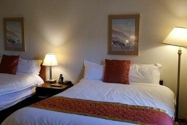 هتل Redwood Motor Inn
