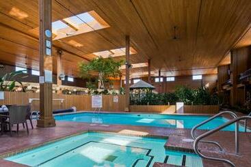 هتل Surestay  By Best Western Chilliwack