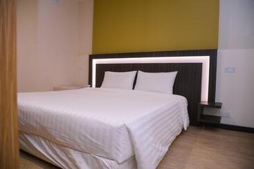 هتل The Capital Residence Suites
