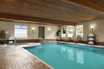 هتل Travelodge  By Wyndham Chilliwack