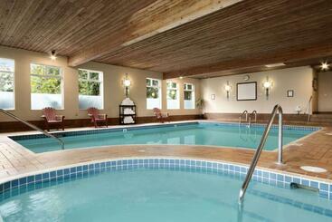 هتل Travelodge  By Wyndham Chilliwack