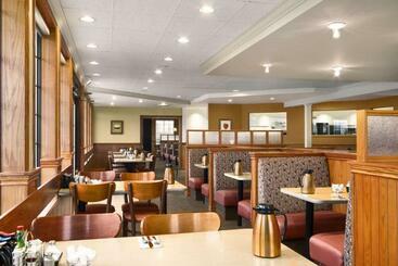 هتل Travelodge  By Wyndham Chilliwack
