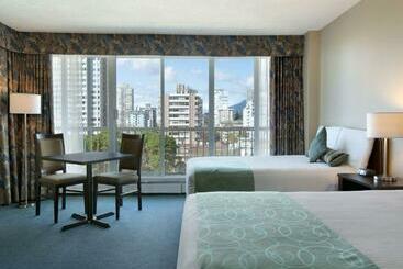 Coast Plaza Hotel & Suites