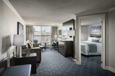 בית מלון כפרי Best Western Plus Ottawa Downtown Suites