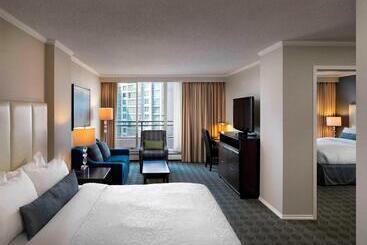 Chateau Victoria Hotel & Suites