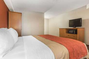 فندق Comfort Inn Oshawa