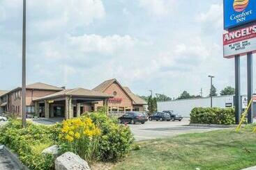 هتل Comfort Inn Waterloo