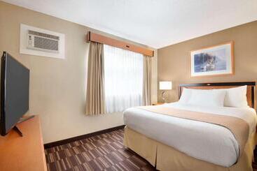 בית מלון כפרי Days Inn By Wyndham Nanaimo