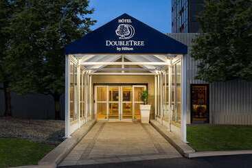 فندق Doubletree By Hilton Pointe Claire Montreal Airport West