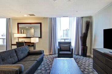Doubletree By Hilton Hotel Toronto Downtown