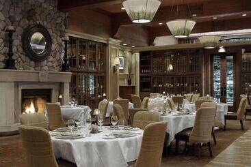 هتل Fairmont Chateau Whistler