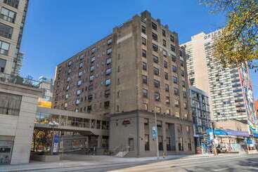 فندق Hampton Inn & Suites By Hilton Toronto Downtown