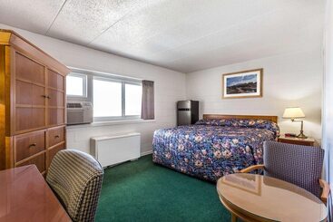 هتل Moosejaw Inn