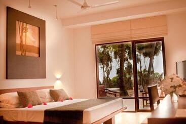 ホテル Pandanus Beach Resort & Spa