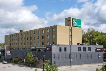 هتل Quality Inn & Conference Centre Downtown