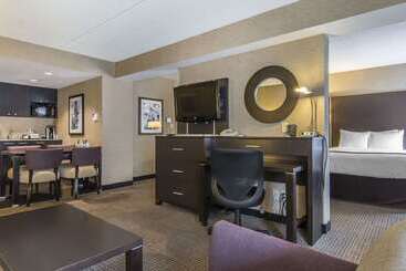 Quattro Hotel & Conf. Centre, Ascend Hotel Collection