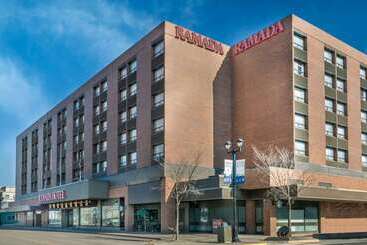 Отель Ramada Plaza By Wyndham Prince George