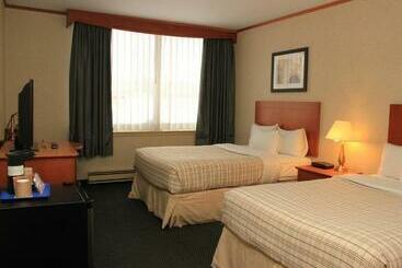 Travelodge Hotel By Wyndham Montreal Airport