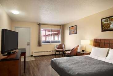 בית מלון כפרי Travelodge By Wyndham Swift Current
