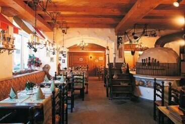 Posthotel Holiday Villa Arosa