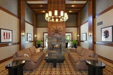 آپارتمان Bright Suite At Ski In/out Glacier Lodge!