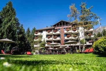 ホテル Allalin Saas Fee