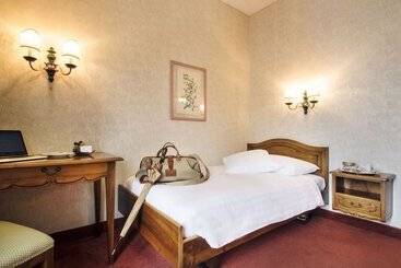 Otel International Au Lac Historic Lakeside