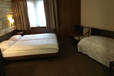 酒店 Restaurant La Porte D Octodure