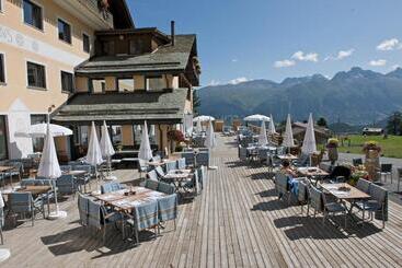 فندق Salastrains