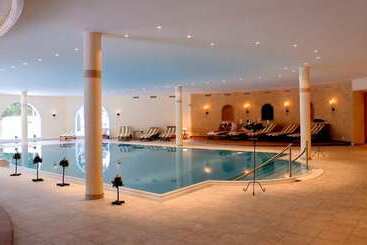 Waldhotel Doldenhorn