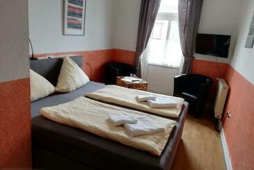 هتل Hohenzollernhof