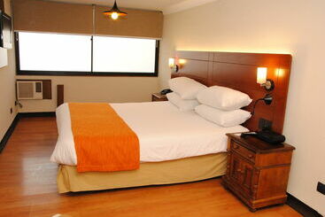 هتل Manquehue Las Condes