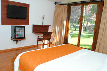 هتل Manquehue Las Condes