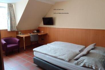 酒店 Burg Wassenberg