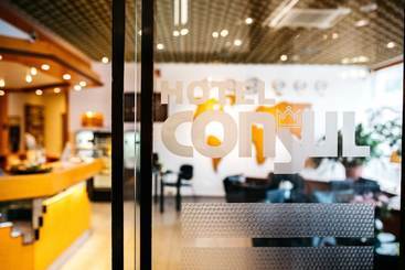 هتل Consul Retro