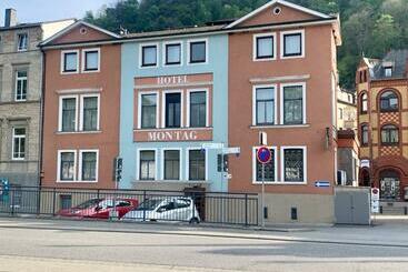 酒店 Montag