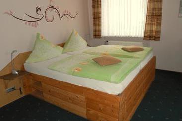 Отель Andernacher Hof