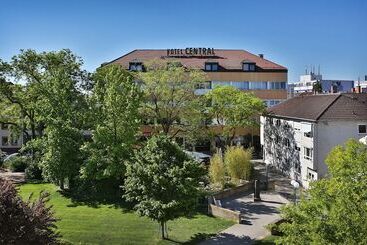 Отель Central