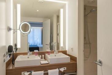 בית מלון כפרי Hilton Heidelberg