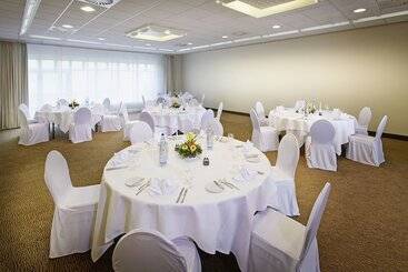 هتل Essential By Dorint Frankfurt Niederrad