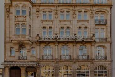 ホテル Monopol  Central Station