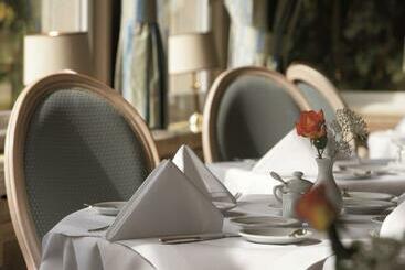 호텔 Steigenberger Europäischer Hof