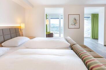 호텔 Berg Gasthof Hötzelein